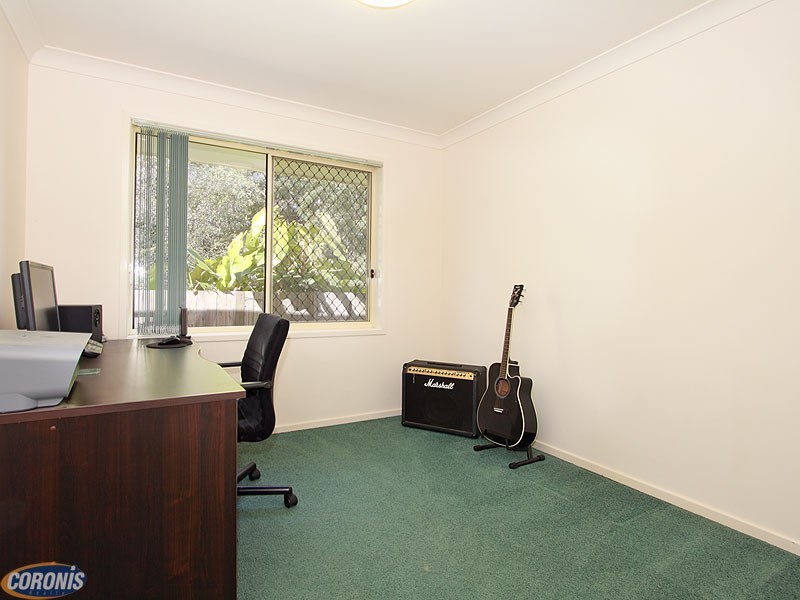 6 Myuna Place, Petrie QLD 4502