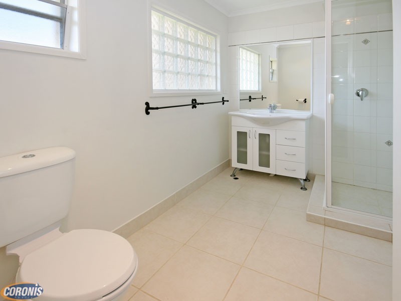 21 McGinn Road, Ferny Grove QLD 4055