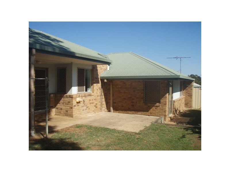 8 Gowan Court, Kallangur QLD 4503