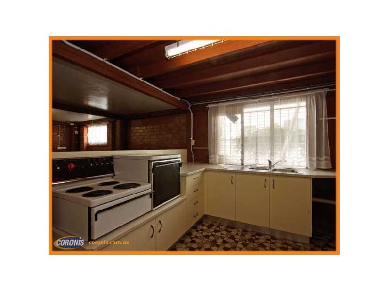 15 Neal Street, Brighton QLD 4017