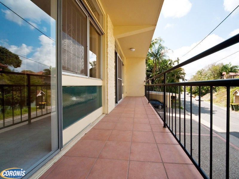 2/21 Arran Avenue, Hamilton QLD 4007