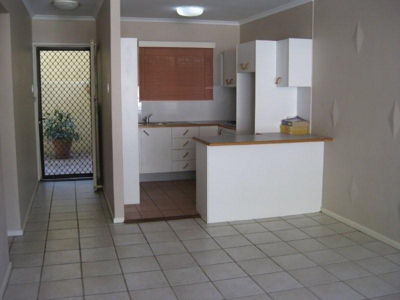 2/21 Arran Avenue, Hamilton QLD 4007