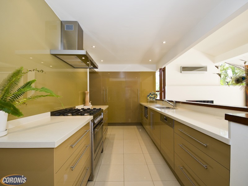 20 Taree Street, Chapel Hill QLD 4069