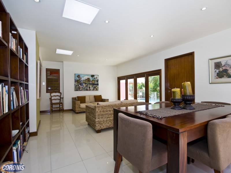 20 Taree Street, Chapel Hill QLD 4069