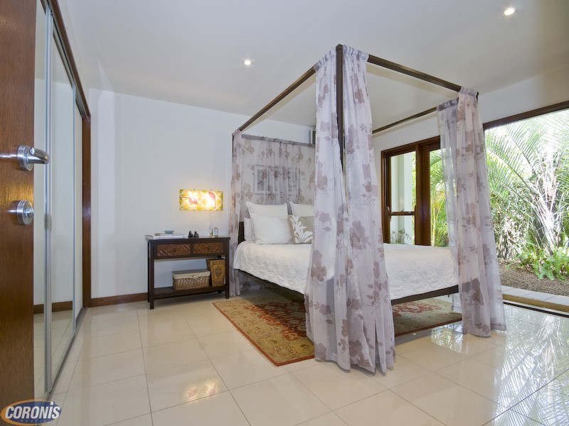 20 Taree Street, Chapel Hill QLD 4069