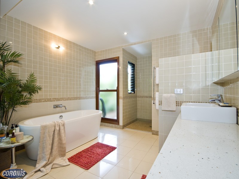 20 Taree Street, Chapel Hill QLD 4069