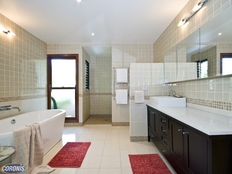 20 Taree Street, Chapel Hill QLD 4069