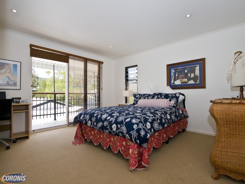 20 Taree Street, Chapel Hill QLD 4069