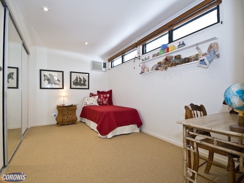 20 Taree Street, Chapel Hill QLD 4069