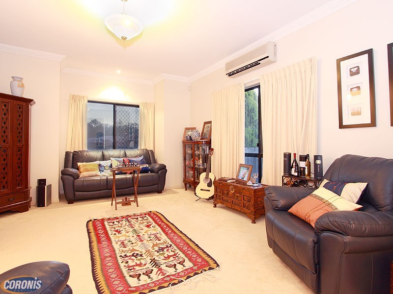 73 Streisand Drive, Mcdowall QLD 4053