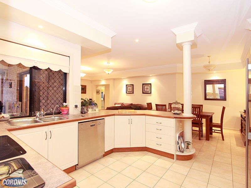 73 Streisand Drive, Mcdowall QLD 4053