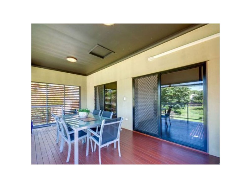 50 Palm Avenue, Shorncliffe QLD 4017