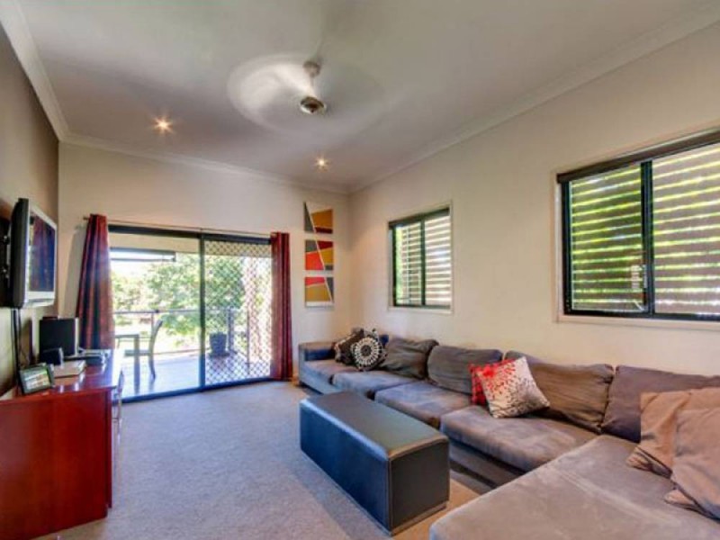 50 Palm Avenue, Shorncliffe QLD 4017