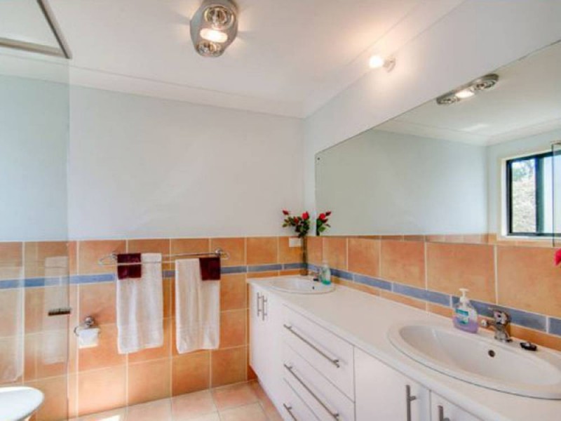 50 Palm Avenue, Shorncliffe QLD 4017