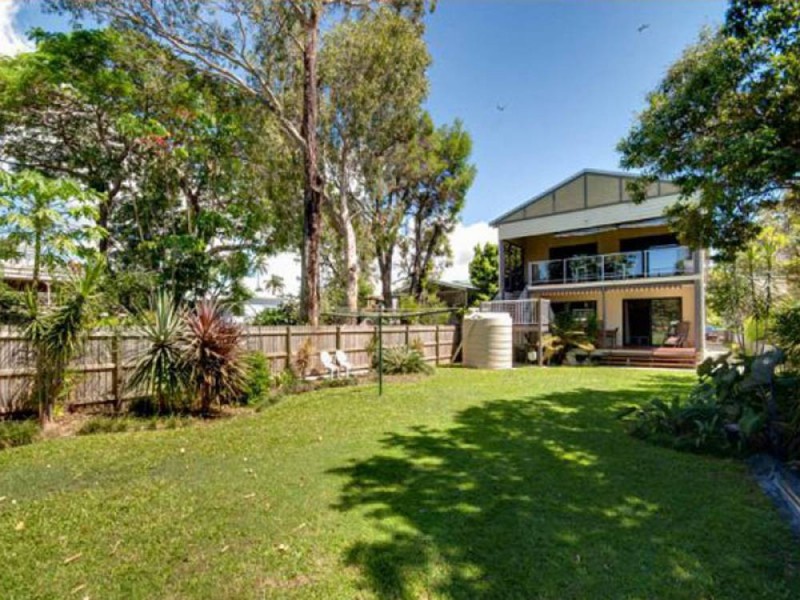 50 Palm Avenue, Shorncliffe QLD 4017