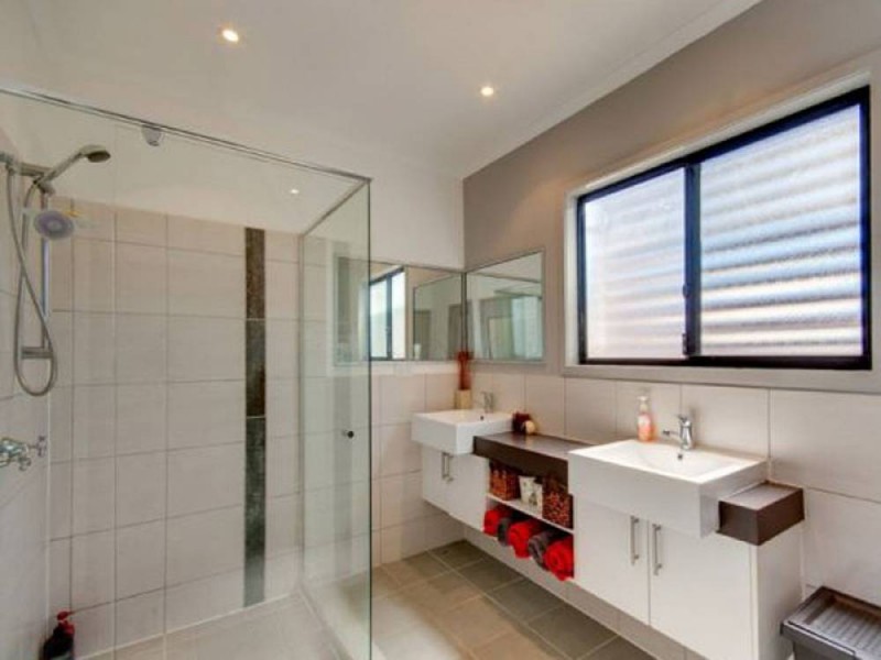 50 Palm Avenue, Shorncliffe QLD 4017