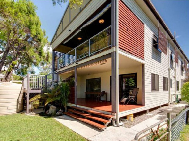 50 Palm Avenue, Shorncliffe QLD 4017