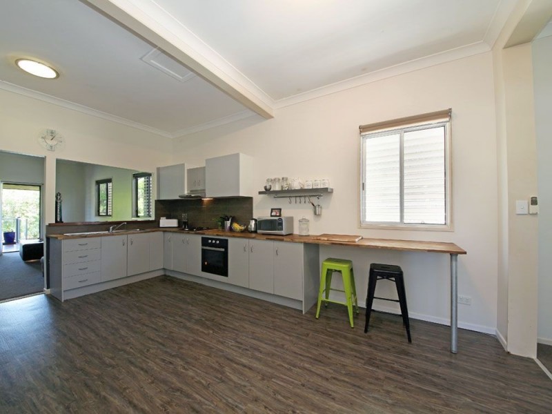 50 Palm Avenue, Shorncliffe QLD 4017