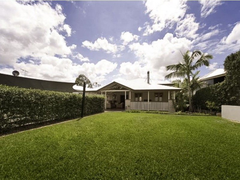 20 Dean Street, Red Hill QLD 4059