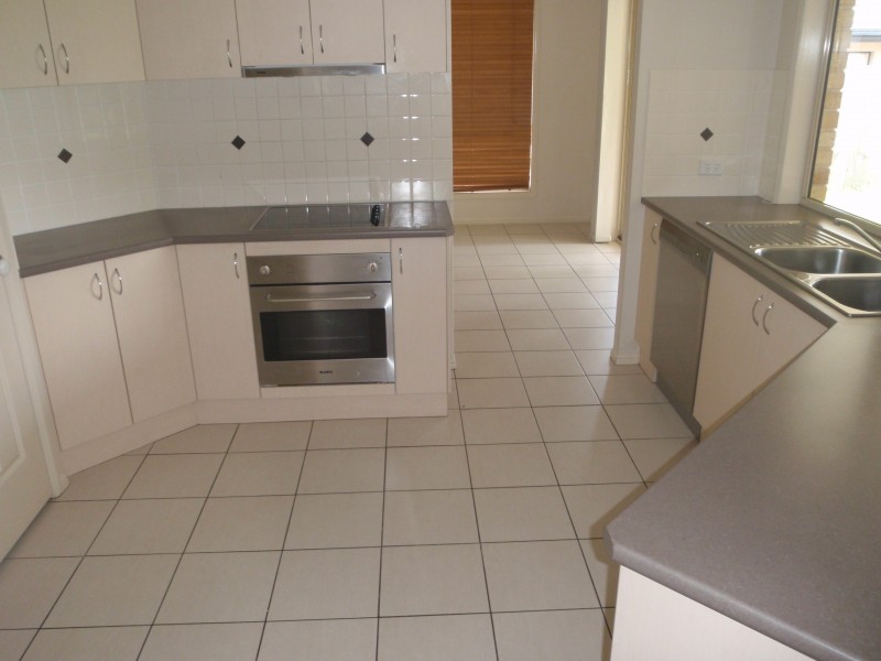 24 Silverash Court, Warner QLD 4500