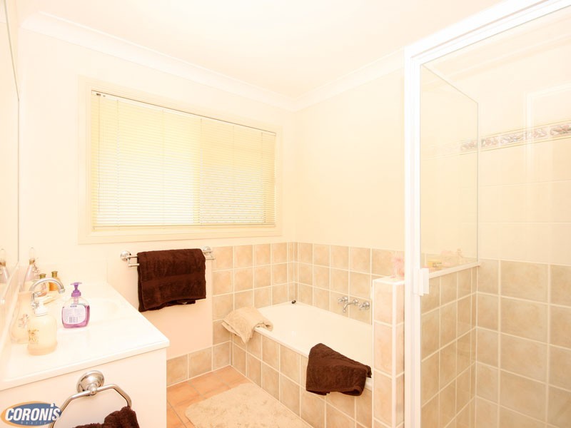 25 Chilton Crescent, North Lakes QLD 4509