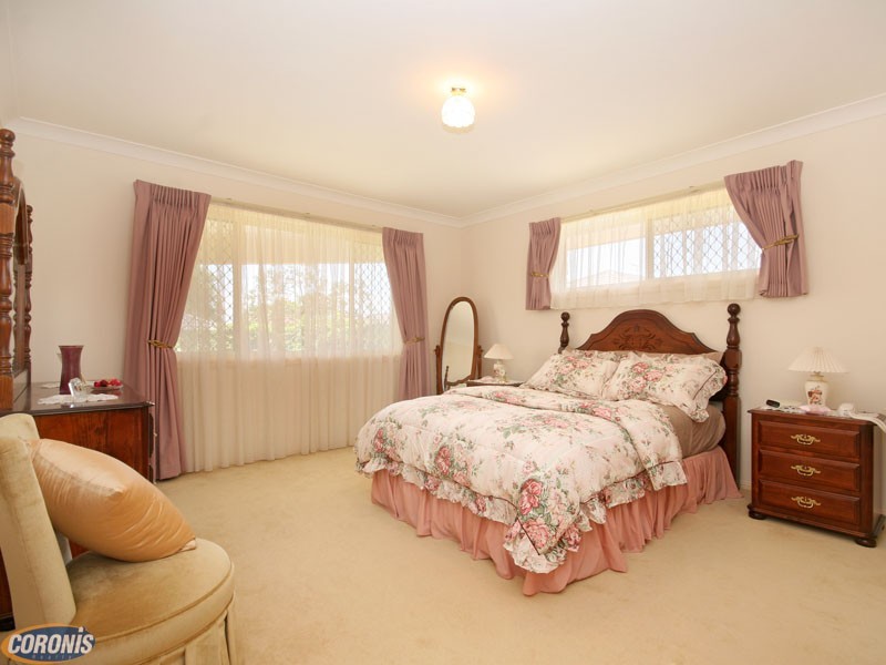 25 Chilton Crescent, North Lakes QLD 4509