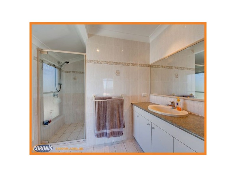 11 Peace Court, Eatons Hill QLD 4037