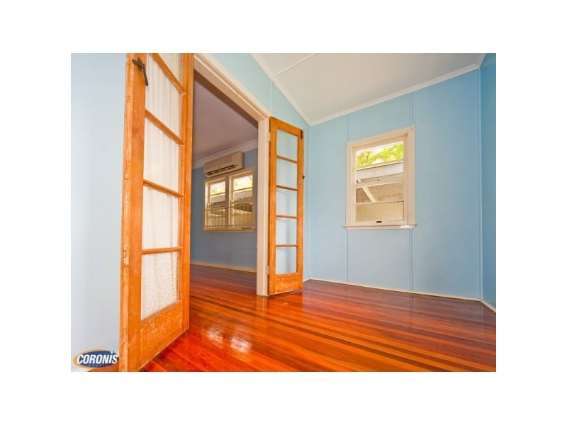 8 Gary Street, Morningside QLD 4170