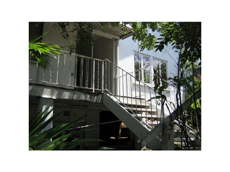 2/443 Milton Rd, Auchenflower QLD 4066