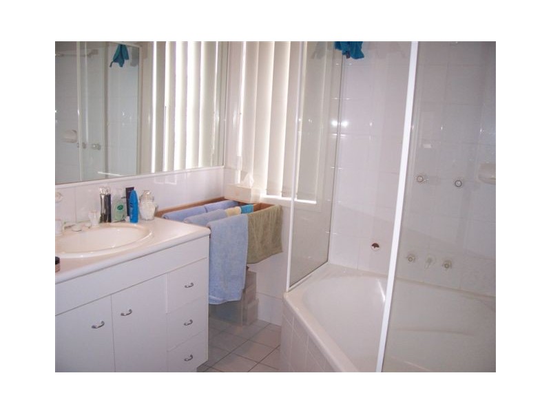 3 Reginald Avenue, Arana Hills QLD 4054