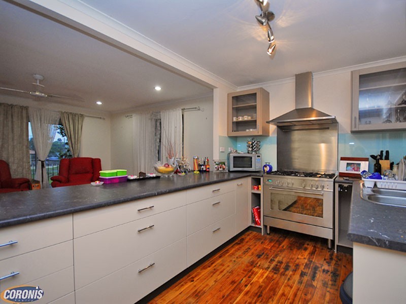 Arana Hills QLD 4054