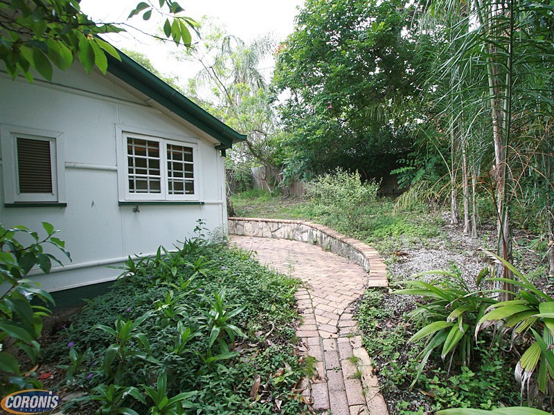 9 Burnley Street, Newmarket QLD 4051