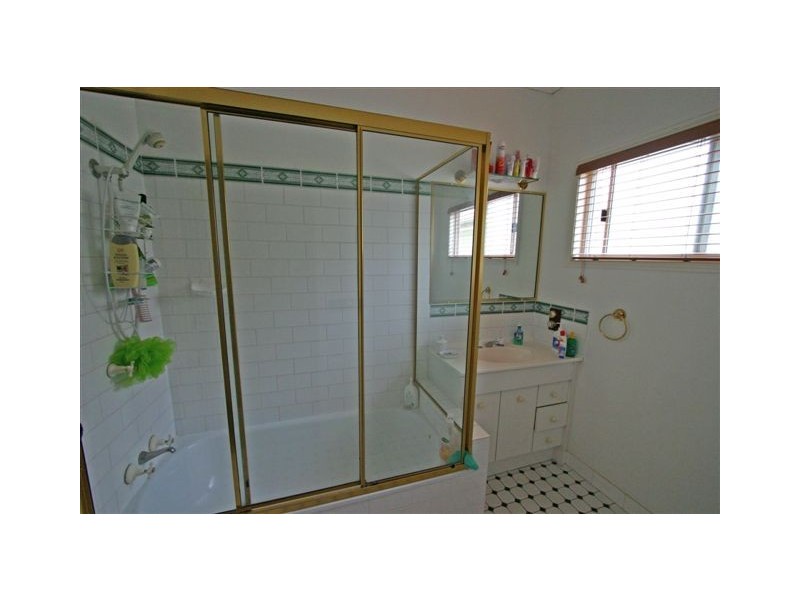 73 Lanham Avenue, Grange QLD 4051