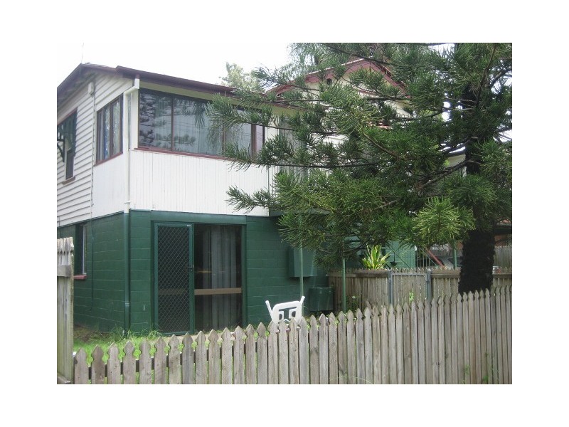 2/12 Gracemere St, Newmarket QLD 4051