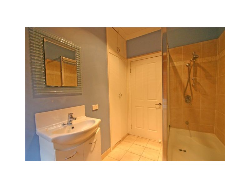 8 Bayview Street, Stafford Heights QLD 4053