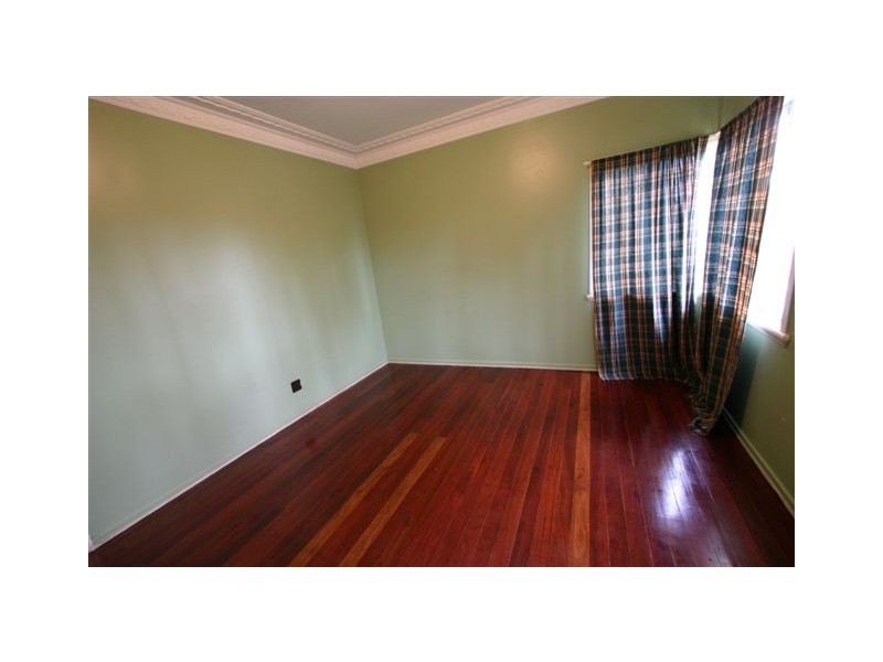 8 Bayview Street, Stafford Heights QLD 4053