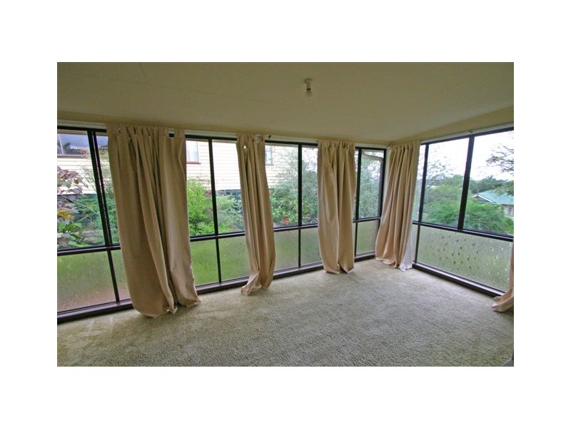 8 Bayview Street, Stafford Heights QLD 4053