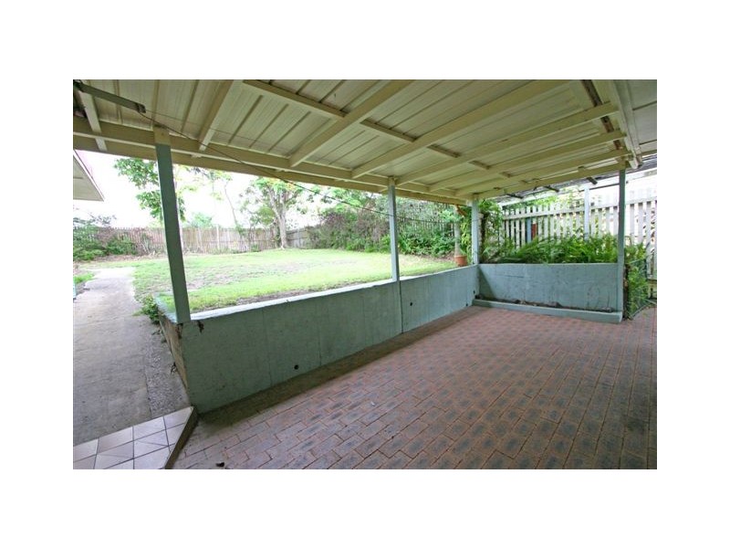 8 Bayview Street, Stafford Heights QLD 4053