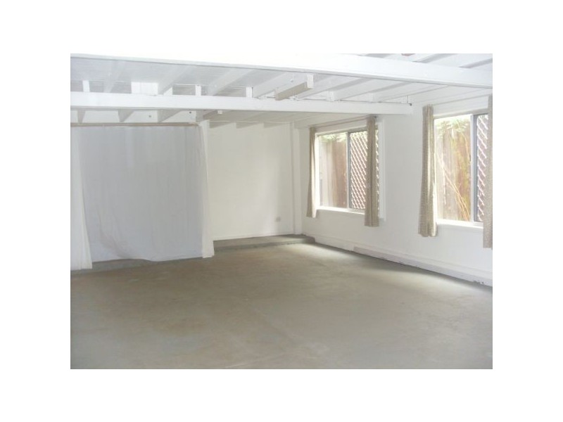 11 Adams Street, Scarborough QLD 4020