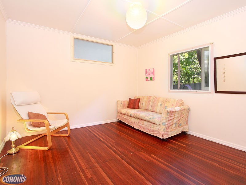 3 Louis Street, Redcliffe QLD 4020