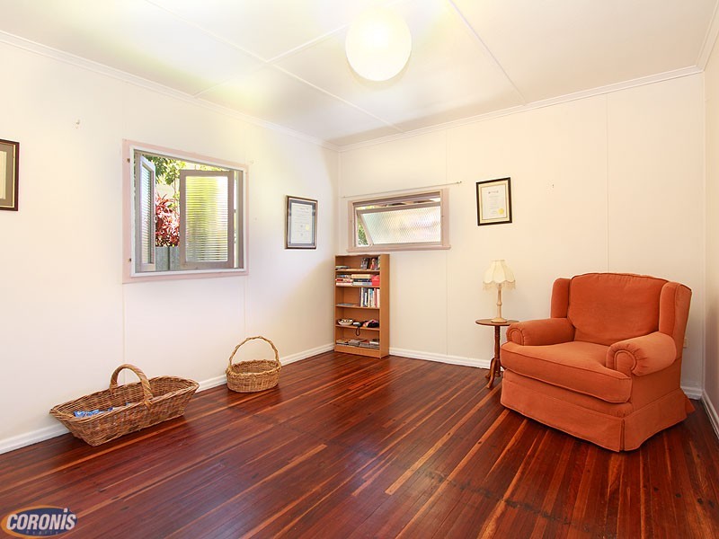 3 Louis Street, Redcliffe QLD 4020