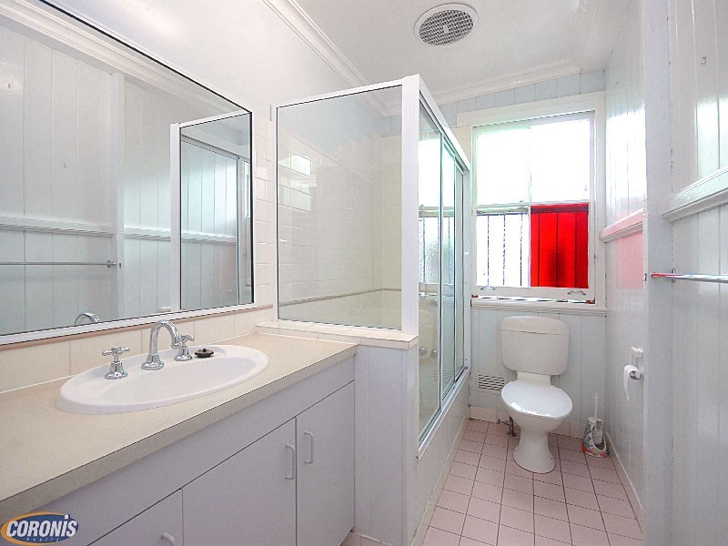 70 Swan Terrace, Windsor QLD 4030