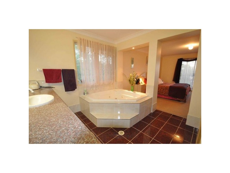 90 Barbour Road, Bracken Ridge QLD 4017