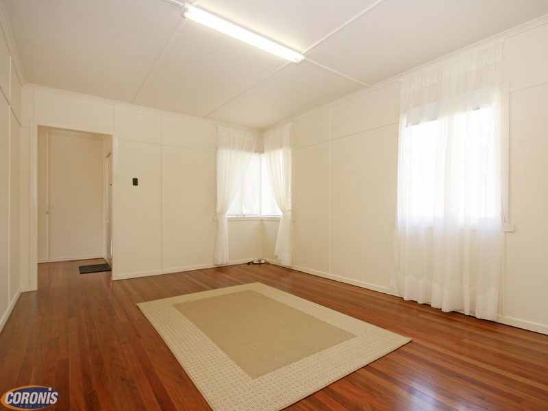 28  Higlett Street, Scarborough QLD 4020