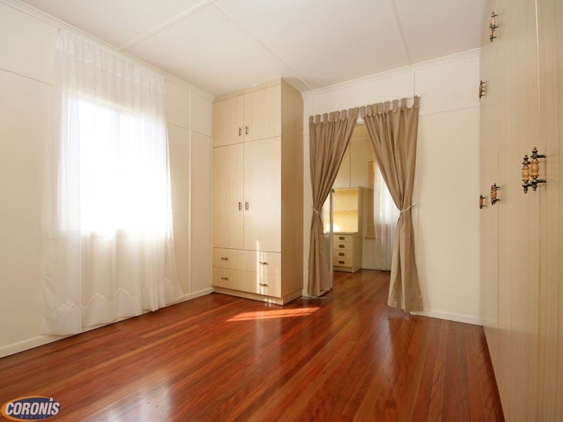 28  Higlett Street, Scarborough QLD 4020