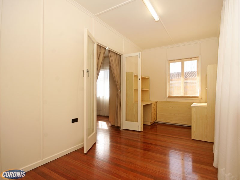 28  Higlett Street, Scarborough QLD 4020