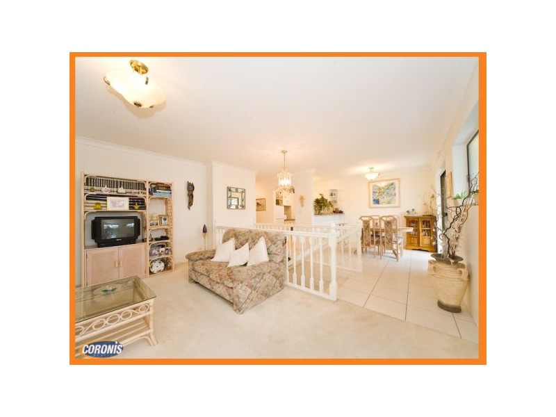 2/8 Heidelberg St, East Brisbane QLD 4169