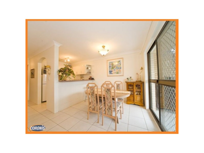 2/8 Heidelberg St, East Brisbane QLD 4169