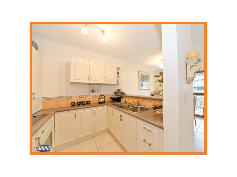 2/8 Heidelberg St, East Brisbane QLD 4169
