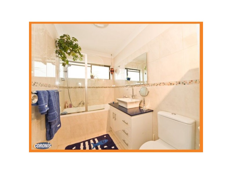 2/8 Heidelberg St, East Brisbane QLD 4169
